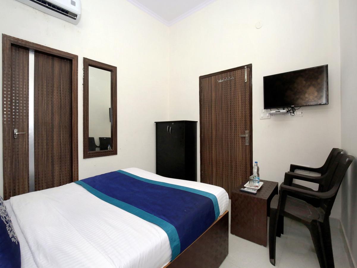 Oyo 10075 Hotel Kaydee Amritsar Exterior foto
