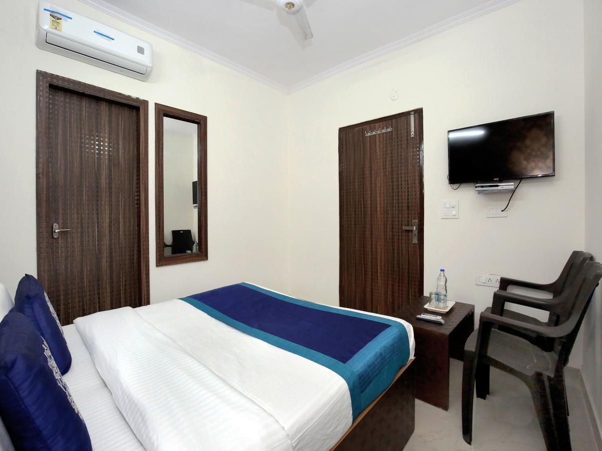 Oyo 10075 Hotel Kaydee Amritsar Exterior foto